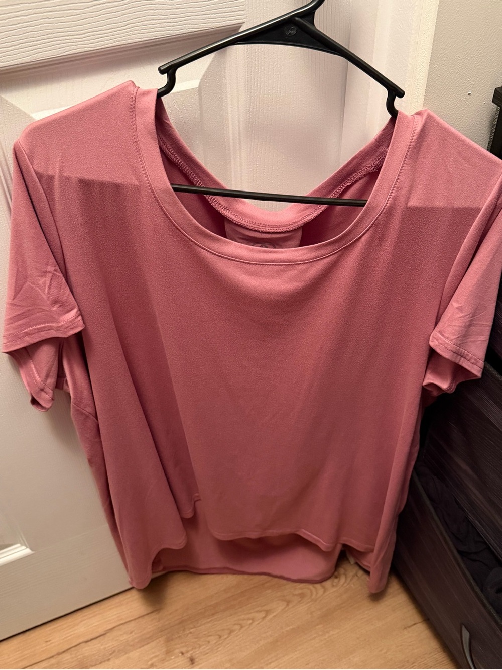 Daisy Fuentes Dusty Rose Short Sleeve Scoop Neck Top